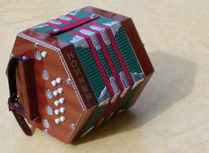 Foto: Konzertina der Firma Hohner
